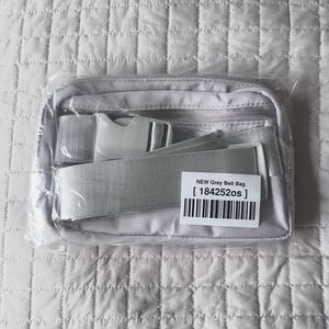 Pink Lily NWT Grey sporty Belt Bag